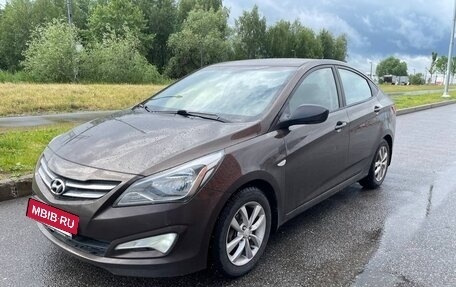 Hyundai Solaris II рестайлинг, 2015 год, 1 100 000 рублей, 2 фотография