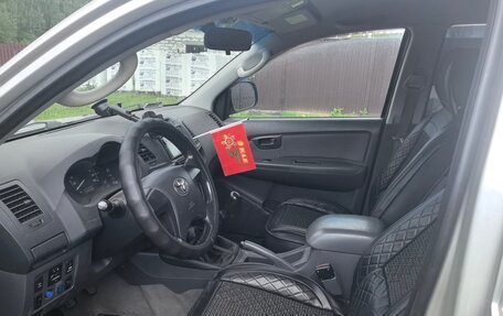 Toyota Hilux VII, 2012 год, 1 800 000 рублей, 4 фотография