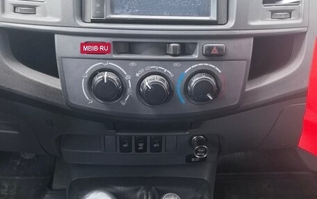 Toyota Hilux VII, 2012 год, 1 800 000 рублей, 6 фотография