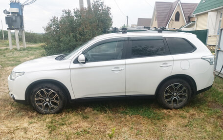 Mitsubishi Outlander III рестайлинг 3, 2014 год, 1 330 000 рублей, 4 фотография