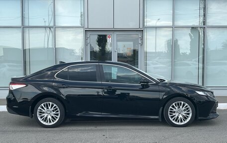 Toyota Camry, 2021 год, 2 370 000 рублей, 4 фотография