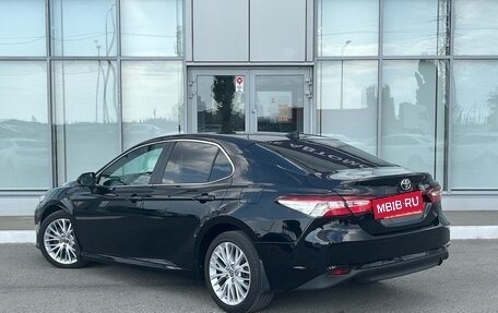 Toyota Camry, 2021 год, 2 370 000 рублей, 7 фотография