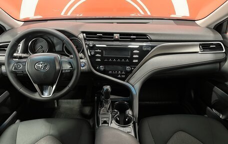 Toyota Camry, 2021 год, 2 370 000 рублей, 11 фотография