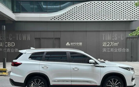 Chery Tiggo 8 Pro, 2021 год, 1 590 000 рублей, 5 фотография