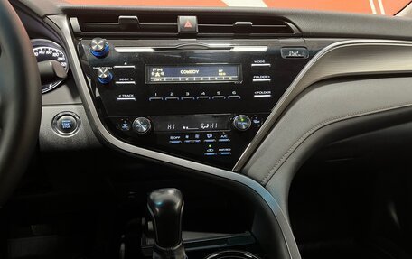 Toyota Camry, 2021 год, 2 370 000 рублей, 16 фотография