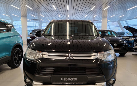 Mitsubishi Outlander III рестайлинг 3, 2014 год, 1 315 000 рублей, 3 фотография