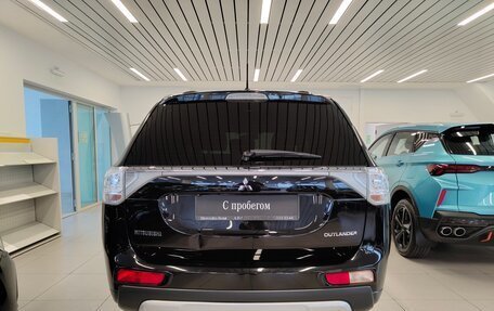 Mitsubishi Outlander III рестайлинг 3, 2014 год, 1 315 000 рублей, 4 фотография