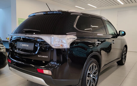 Mitsubishi Outlander III рестайлинг 3, 2014 год, 1 315 000 рублей, 2 фотография
