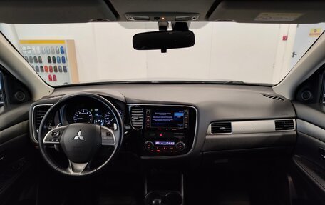 Mitsubishi Outlander III рестайлинг 3, 2014 год, 1 315 000 рублей, 7 фотография