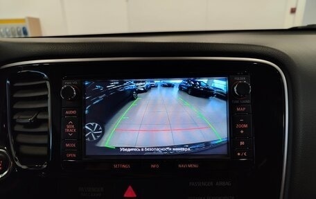 Mitsubishi Outlander III рестайлинг 3, 2014 год, 1 315 000 рублей, 10 фотография