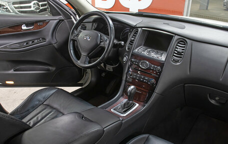 Infiniti QX50 I рестайлинг, 2017 год, 1 698 000 рублей, 11 фотография