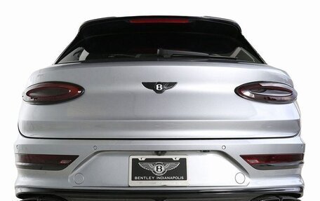 Bentley Bentayga I, 2022 год, 14 141 502 рублей, 8 фотография