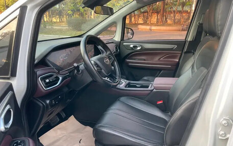 Honda Vezel, 2020 год, 1 350 000 рублей, 14 фотография