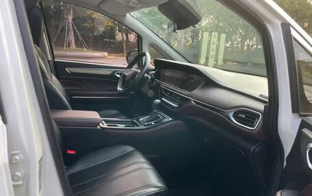 Honda Vezel, 2020 год, 1 350 000 рублей, 17 фотография