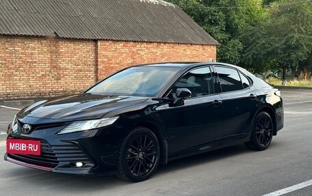 Toyota Camry, 2021 год, 3 600 000 рублей, 2 фотография