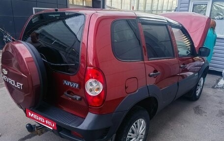 Chevrolet Niva I рестайлинг, 2018 год, 720 000 рублей, 3 фотография