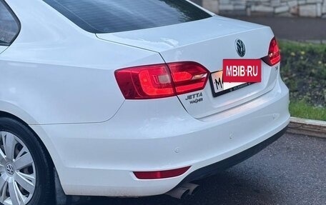 Volkswagen Jetta VI, 2011 год, 870 000 рублей, 2 фотография