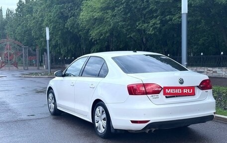 Volkswagen Jetta VI, 2011 год, 870 000 рублей, 5 фотография