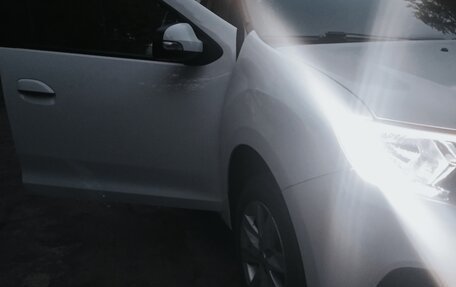 Renault Logan II, 2020 год, 525 000 рублей, 7 фотография