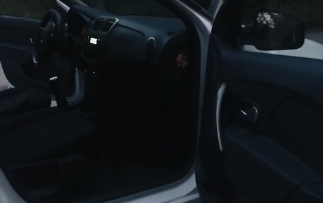 Renault Logan II, 2020 год, 525 000 рублей, 23 фотография
