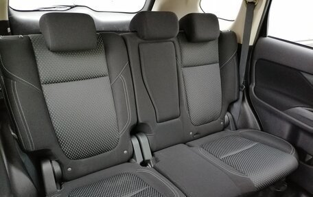 Mitsubishi Outlander III рестайлинг 3, 2021 год, 1 999 000 рублей, 12 фотография