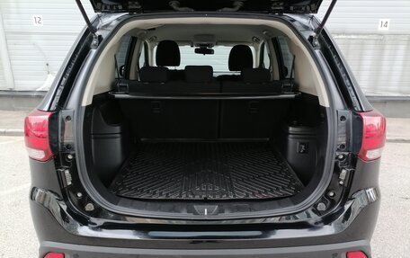 Mitsubishi Outlander III рестайлинг 3, 2021 год, 1 999 000 рублей, 16 фотография