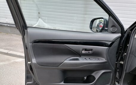 Mitsubishi Outlander III рестайлинг 3, 2021 год, 1 999 000 рублей, 17 фотография