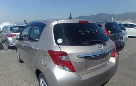 Toyota Vitz, 2015 год, 900 000 рублей, 4 фотография