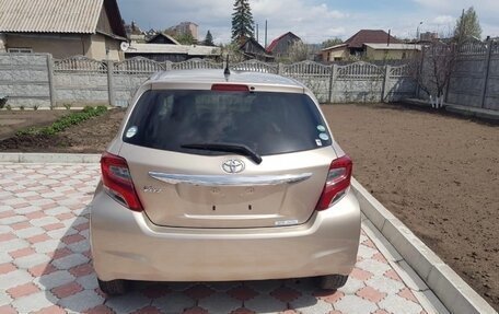 Toyota Vitz, 2015 год, 900 000 рублей, 2 фотография
