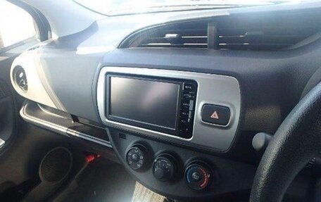Toyota Vitz, 2015 год, 900 000 рублей, 7 фотография
