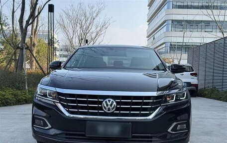 Volkswagen Passat B8 рестайлинг, 2021 год, 1 650 000 рублей, 2 фотография