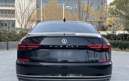 Volkswagen Passat B8 рестайлинг, 2021 год, 1 650 000 рублей, 6 фотография
