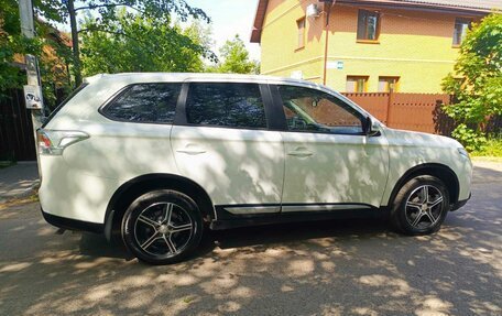 Mitsubishi Outlander III рестайлинг 3, 2012 год, 970 000 рублей, 5 фотография