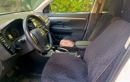 Mitsubishi Outlander III рестайлинг 3, 2012 год, 970 000 рублей, 9 фотография