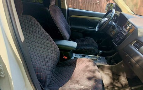 Mitsubishi Outlander III рестайлинг 3, 2012 год, 970 000 рублей, 12 фотография