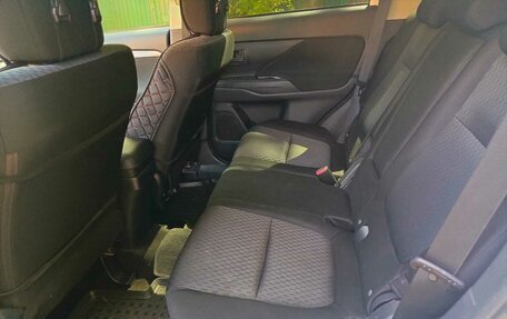 Mitsubishi Outlander III рестайлинг 3, 2012 год, 970 000 рублей, 10 фотография