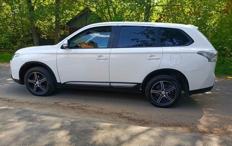 Mitsubishi Outlander III рестайлинг 3, 2012 год, 970 000 рублей, 8 фотография