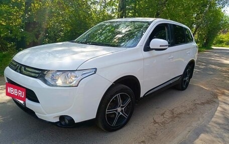 Mitsubishi Outlander III рестайлинг 3, 2012 год, 970 000 рублей, 7 фотография