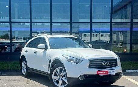 Infiniti QX70, 2015 год, 2 649 000 рублей, 3 фотография
