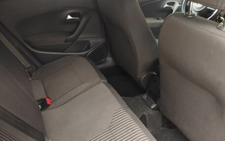 Volkswagen Polo VI (EU Market), 2013 год, 665 000 рублей, 30 фотография