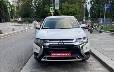 Mitsubishi Outlander III рестайлинг 3, 2019 год, 2 200 000 рублей, 1 фотография