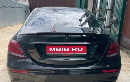 Mercedes-Benz E-Класс, 2018 год, 3 390 000 рублей, 7 фотография