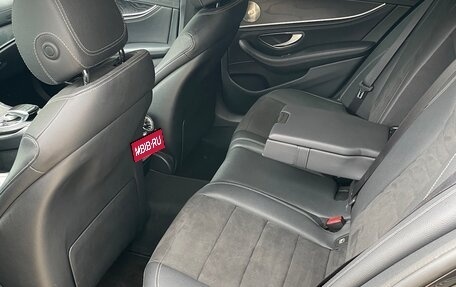 Mercedes-Benz E-Класс, 2018 год, 3 390 000 рублей, 10 фотография