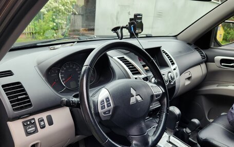 Mitsubishi Pajero Sport II рестайлинг, 2012 год, 1 700 000 рублей, 5 фотография