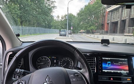 Mitsubishi Outlander III рестайлинг 3, 2019 год, 2 200 000 рублей, 7 фотография