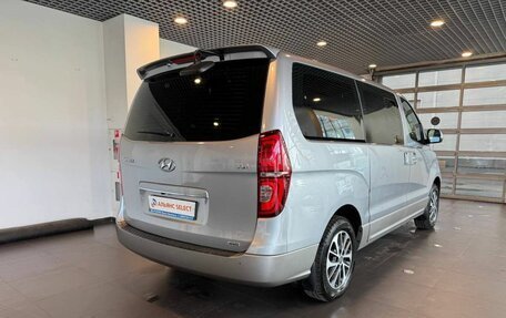 Hyundai Grand Starex Grand Starex I рестайлинг 2, 2020 год, 3 990 000 рублей, 3 фотография