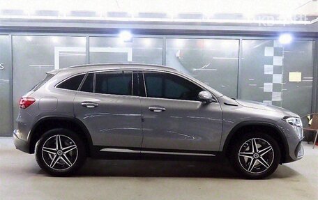 Mercedes-Benz EQA, 2022 год, 2 490 000 рублей, 3 фотография
