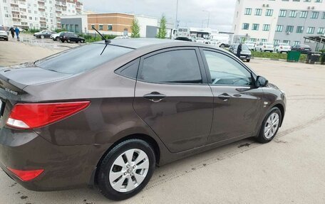 Hyundai Solaris II рестайлинг, 2015 год, 1 100 000 рублей, 4 фотография