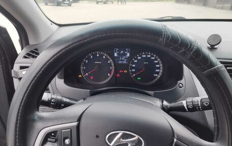 Hyundai Solaris II рестайлинг, 2015 год, 1 100 000 рублей, 7 фотография