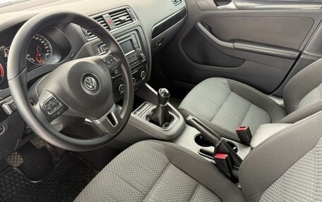 Volkswagen Jetta VI, 2013 год, 915 000 рублей, 13 фотография